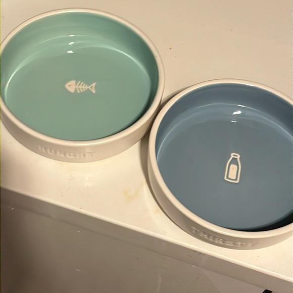 Boots & Barkley Cat Boots And Barkley Cat Food And Water Dishes